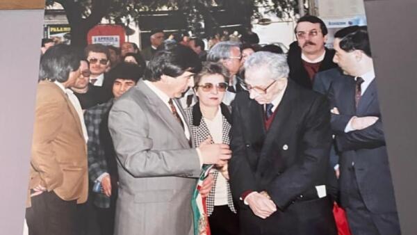 Aprilia - Sala Manzù, la moglie dell'ex sindaco Meddi: "Ecco le foto dell'intitolazione" 