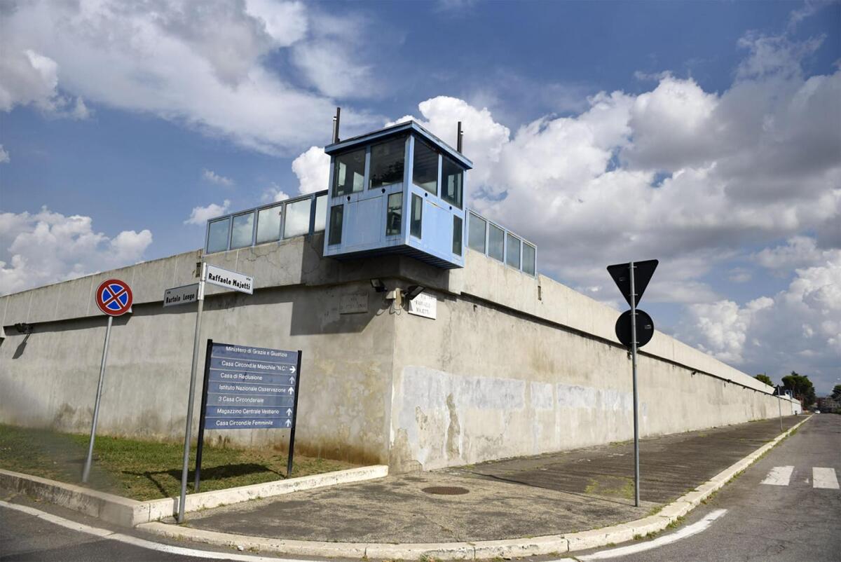 Detenuta di Latina trovata senza vita nel carcere di Rebibbia, attesa l'autopsia - 