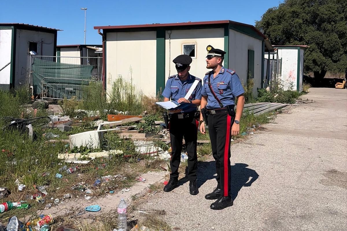 Campo Nomadi Castel Romano Carabinieri