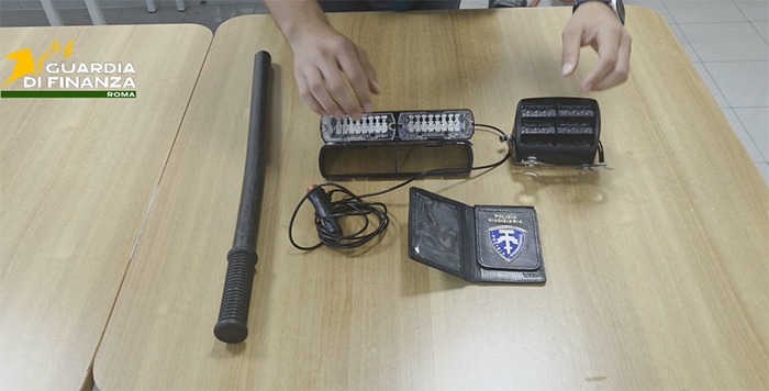 Guardia di Finanza Roma_finto lampeggiante
