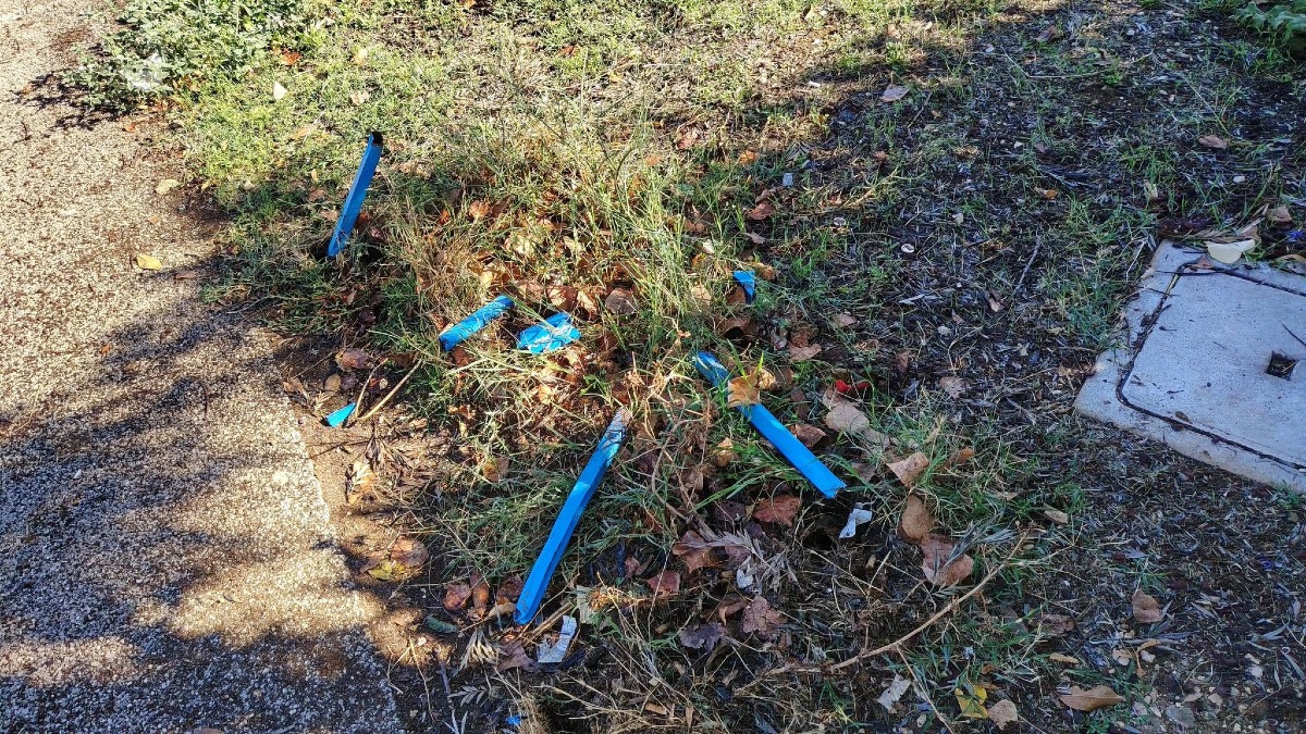 Panchina Autismo_Parco Europa Aprilia - vandalizzata