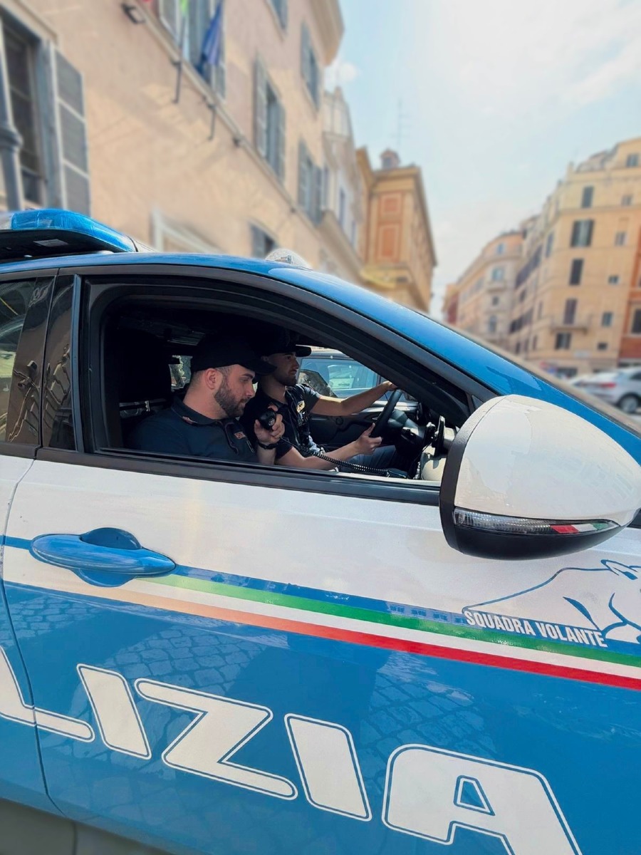 Latina - Anziano aggredito in centro per una collana d'oro - 