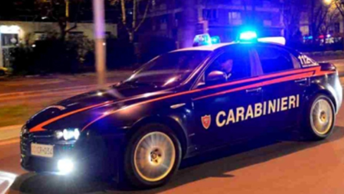 Sezze, viola il braccialetto elettronico dopo sole 24 ore per inseguire l'ex - 