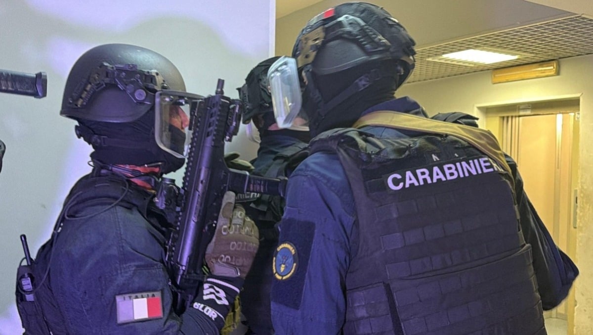 Velletri, officina abusiva trasformata in base dello spaccio: 17 misure cautelari dei Carabinieri. - 