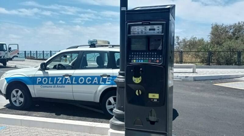 Strisce blu ad Anzio, ora si paga con l'app Telepass: come funziona. - 