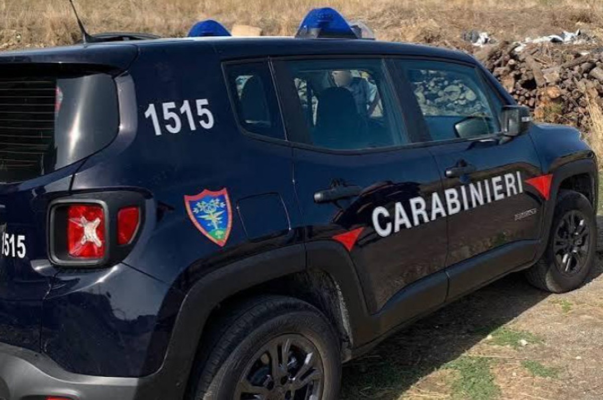 APRILIA - Rifiuti abbandonati in via della Meccanica, la Forestale denuncia titolare di un'impresa - 