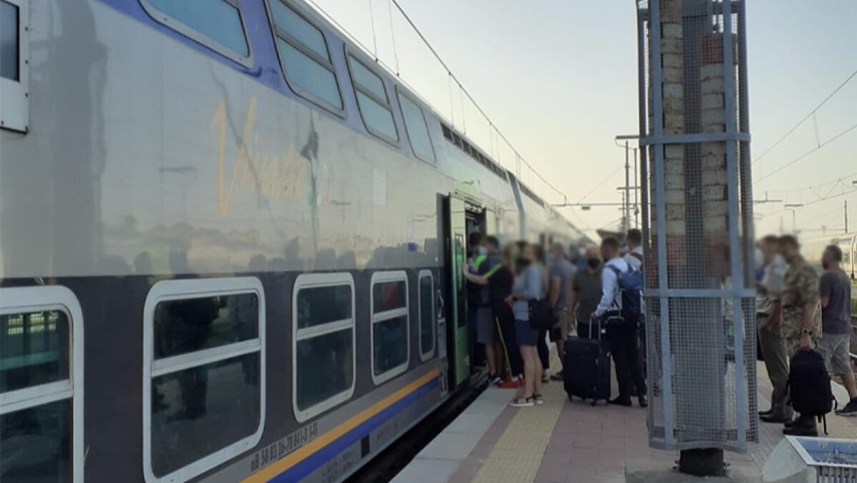 Roma-Nettuno: resta sospesa, per un evento franoso, un tratto di linea ferroviaria. - 
