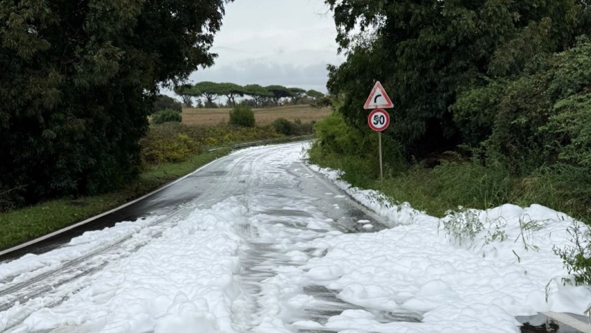 Schiuma anomala in Via delle Cinque Miglia, ad Anzio: Arpa Lazio avvia i controlli ambientali. - 