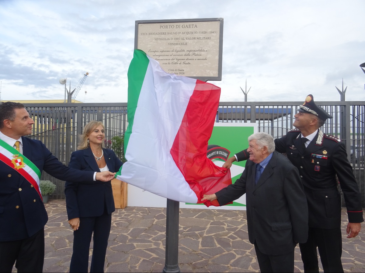  Gaeta, giornata storica: il porto intitolato all'eroe Salvo D’Acquisto - 