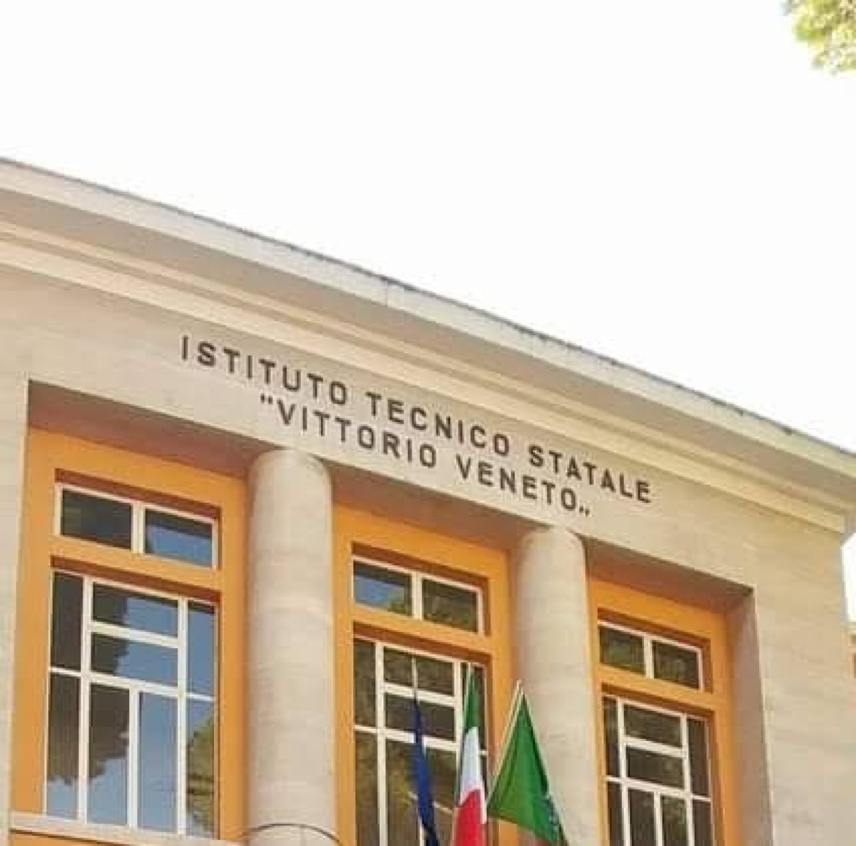 Latina - Nuova Aula Magna per l'Istituto "Veneto-Salvemini", atteso il taglio del nastro - 