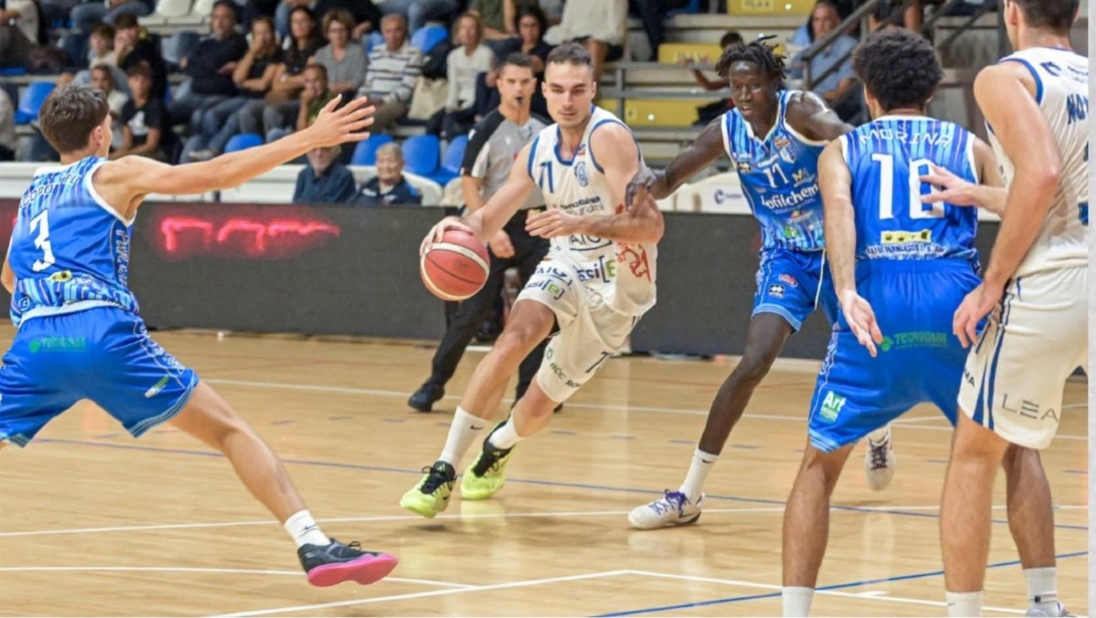 Basket - Prima sconfitta per il Latina Basket battuta da Roseto - 