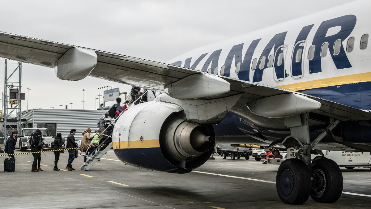 Ritardo di oltre dieci ore sul volo Ryanair per Lisbona, passeggeri bloccati a Roma - 