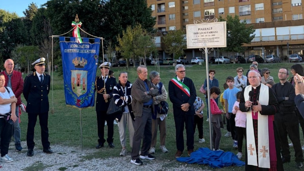 Cisterna abbraccia don Livio Fabiani: intitolato a lui il piazzale di San Valentino. - 