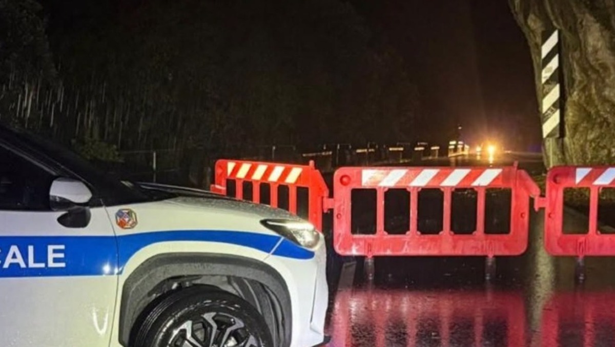 Frana a San Felice Circeo, droni sulla parete di via del Faro: quadro geologico complesso. - 