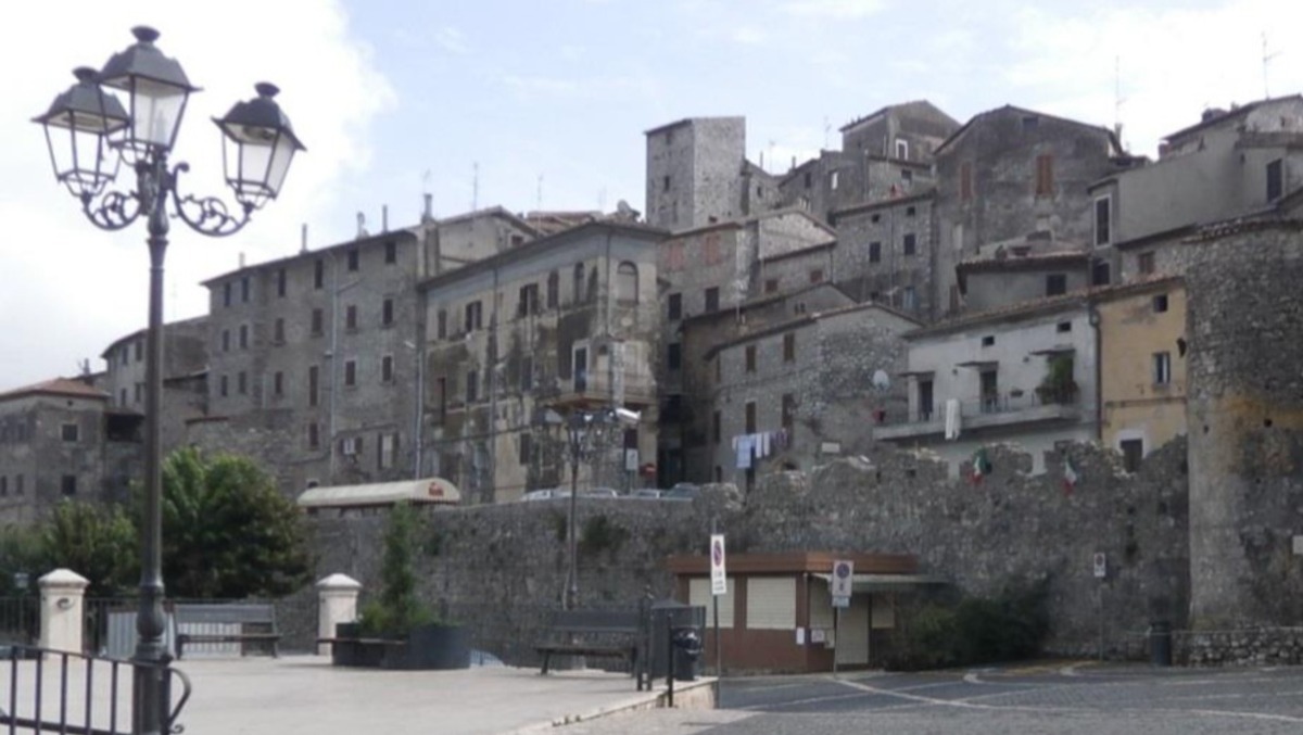 Bassiano, stalking al sindaco: a giudizio l’ex capo dell'Ufficio Tecnico. - 