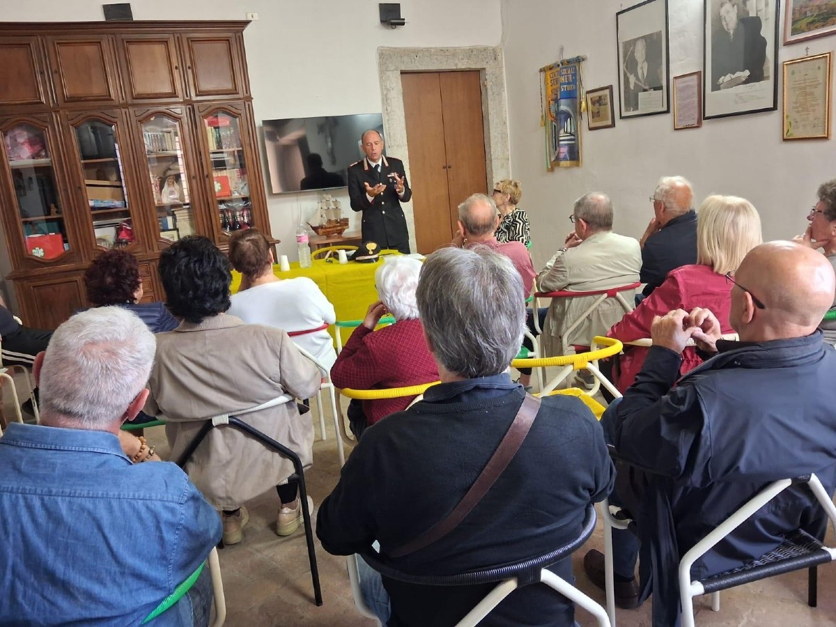 Truffe, i carabinieri di Sermoneta incontrano il centro anziani - 