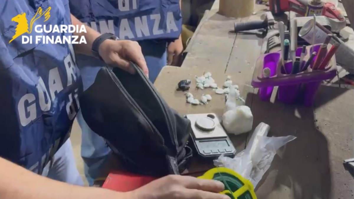 Blitz antidroga nella falegnameria a San Felice Circeo, la Finanza arresta 55enne - 