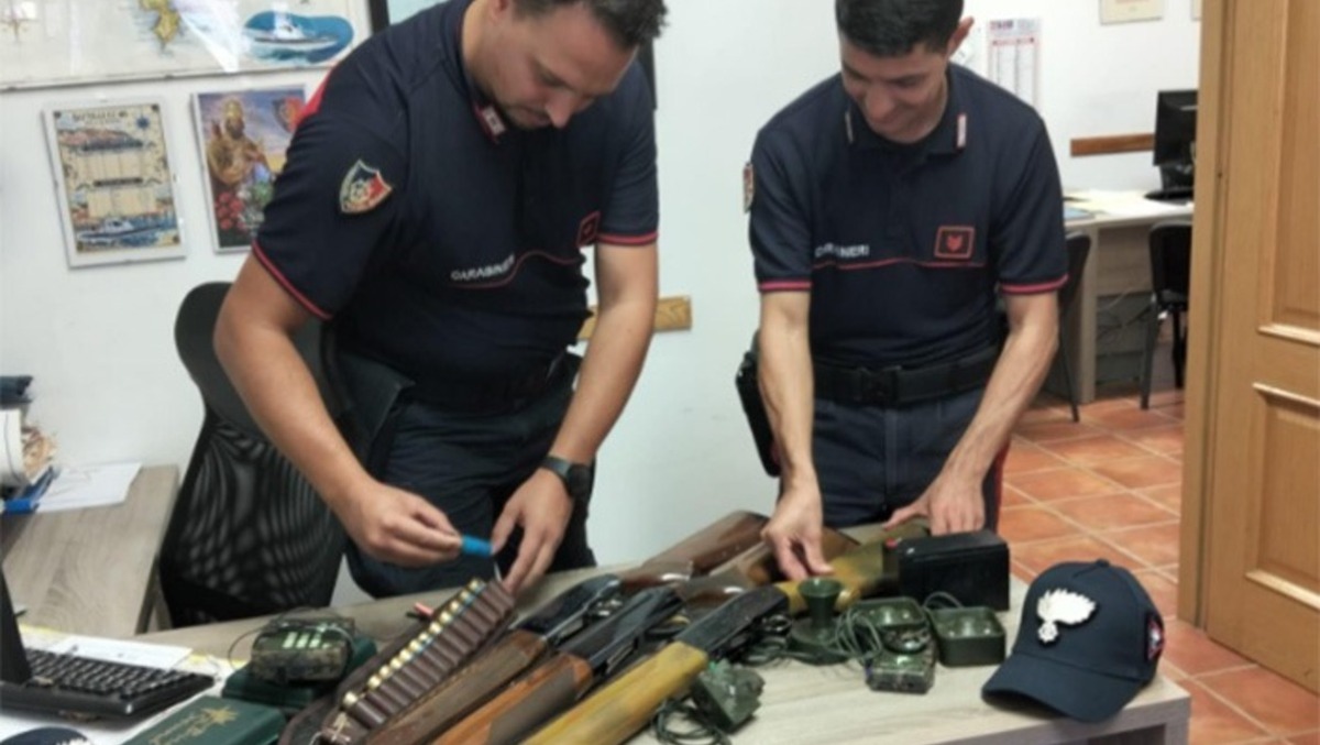 Caccia con mezzi vietati a Ponza: sorpresi e denunciati tre cacciatori a Campo Inglese. - 
