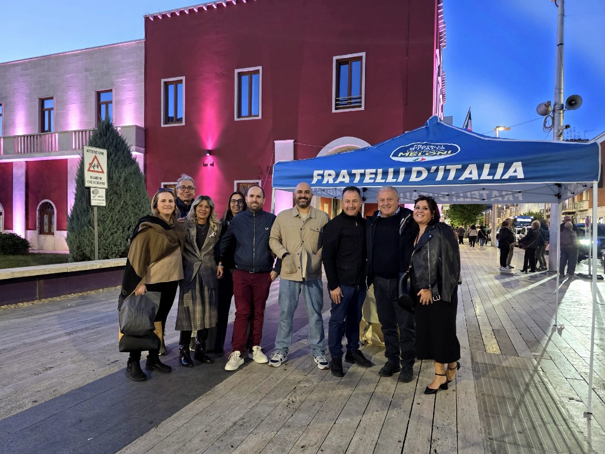 Cisterna - Gazebo di FdI per la campagna "Nessuna resti nascosta" - 