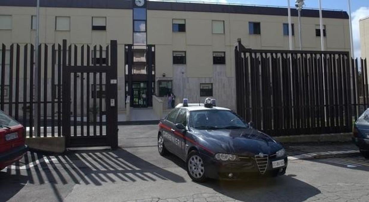 Fucile rubato, furti e una violenta lite al bar: i Carabinieri denunciano 5 persone tra Aprilia e Cori - 