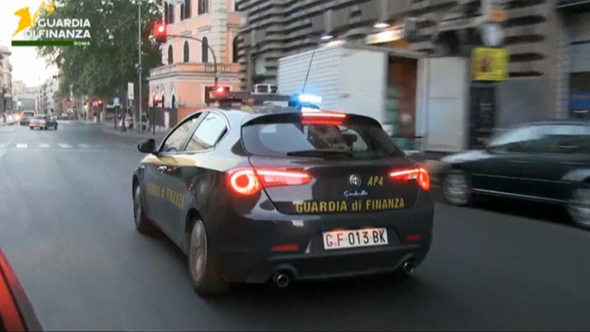 Bancarotta fraudolenta: la Finanza di Roma sequestra beni per 25 milioni ad una società di vigilanza. - 