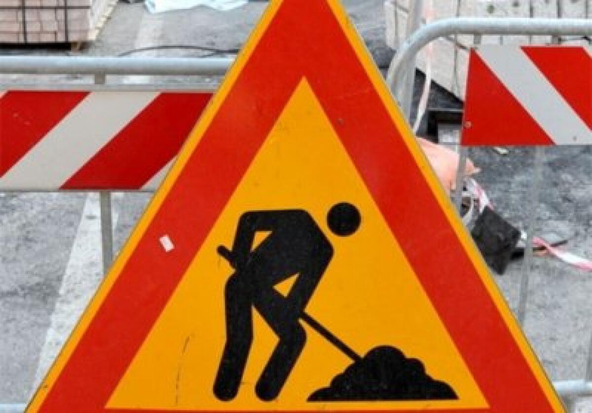 Lanuvio - Lavori sulle strade, cantieri aperti in via Lavinienese e sul cavalcaferrovia della Stazione - 