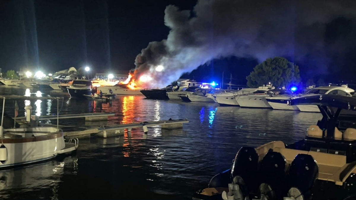 Incendio Yacht Porto Badino Terracina