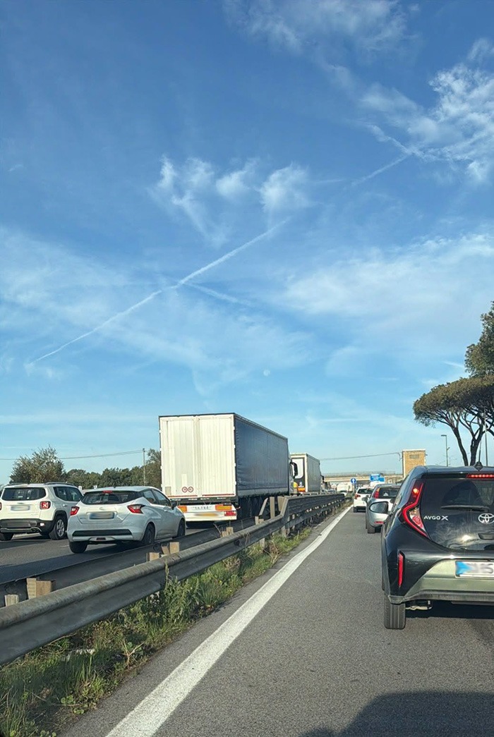 Pontina, code per il tamponamento altezza Selciatella