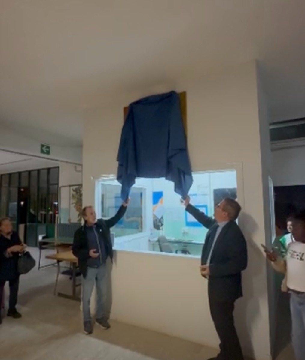 Consegna opera Pascoli alla Pascoli