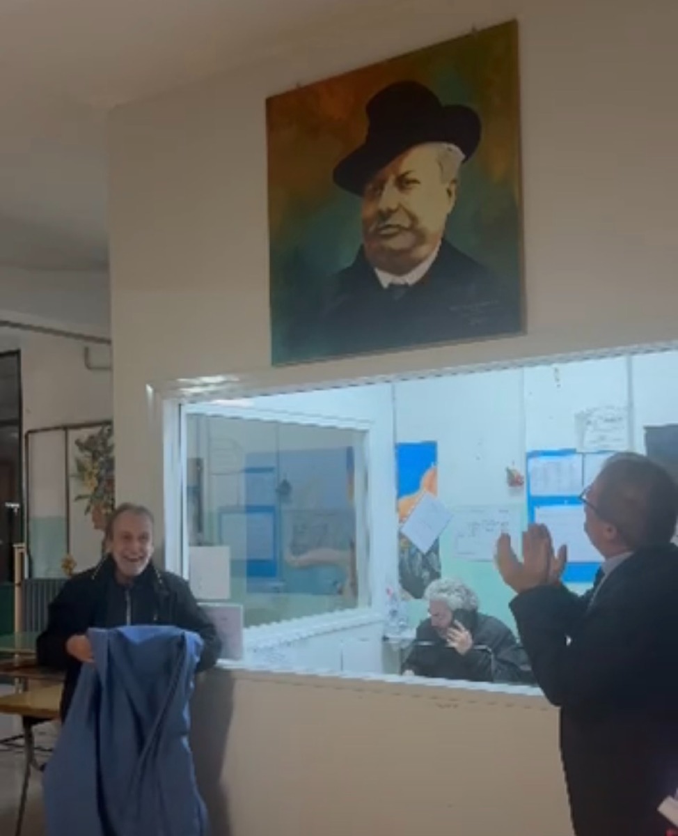 Consegna opera Pascoli alla Pascoli