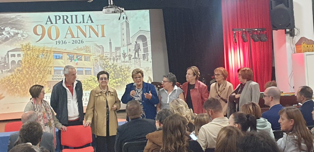 Consegna opera Pascoli alla Pascoli