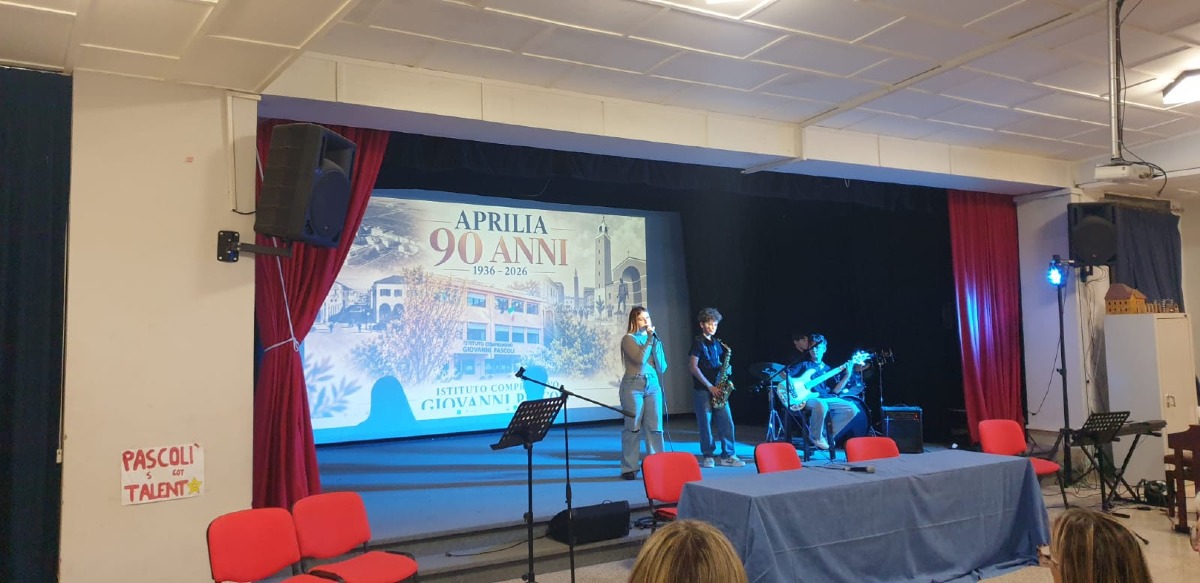 Consegna opera Pascoli alla Pascoli