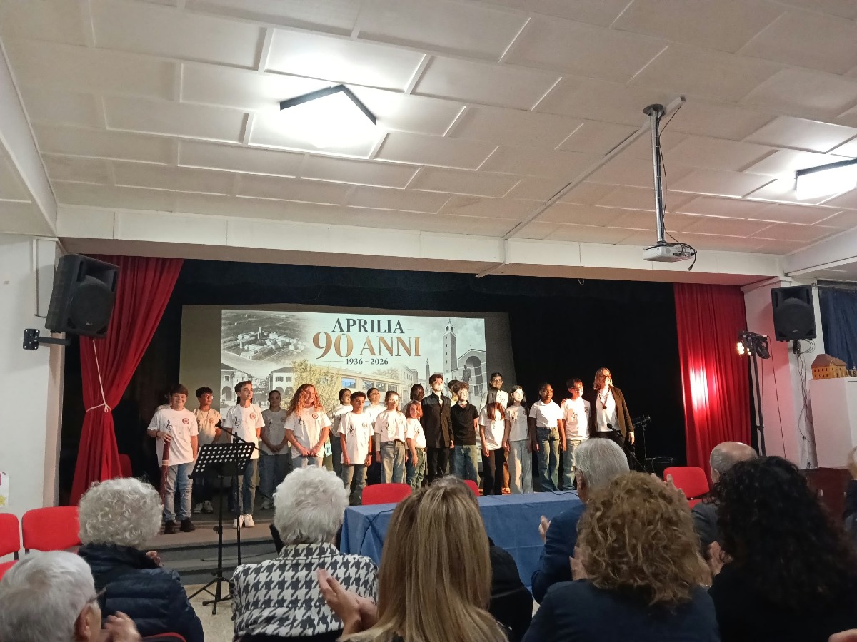 Consegna opera Pascoli alla Pascoli